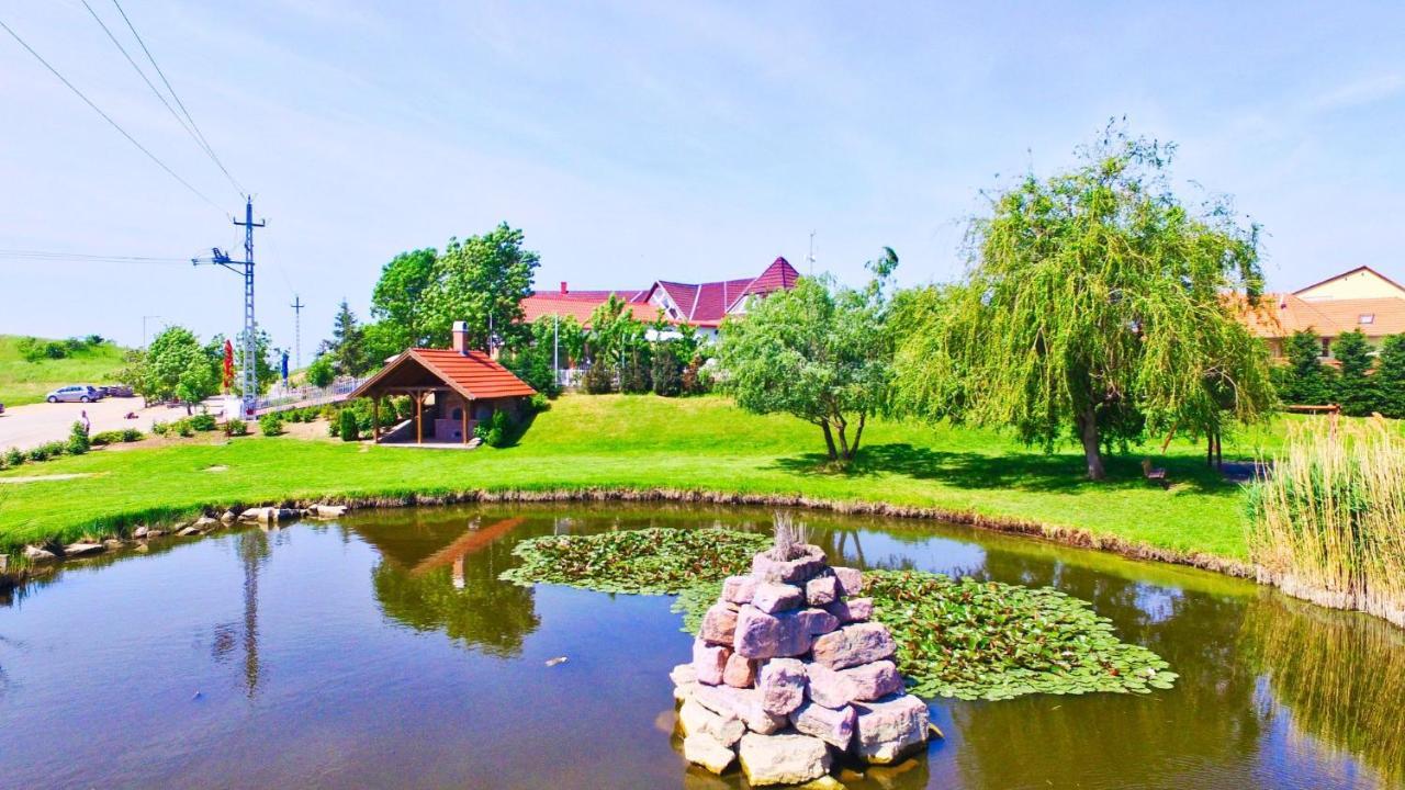 Angelic Cottage And Bikepoint Sukoro Экстерьер фото